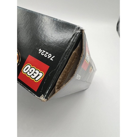 LEGO DC Batmobile: Batman vs. The Joker Chase 76224 - Picture 6 of 9